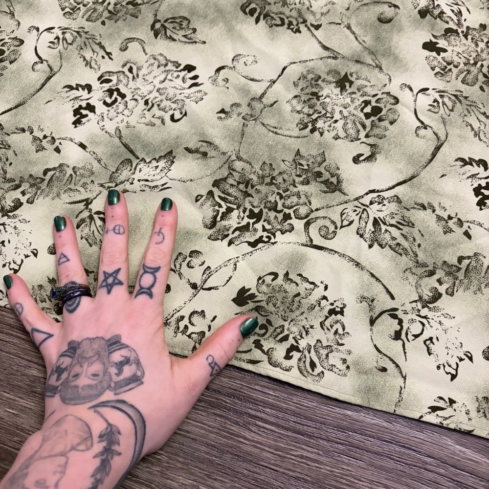 90s Vintage Laura Scott Woman Romantic Brocade Floral Midi Skirt (Green)Size 24W - Picture 6 of 9